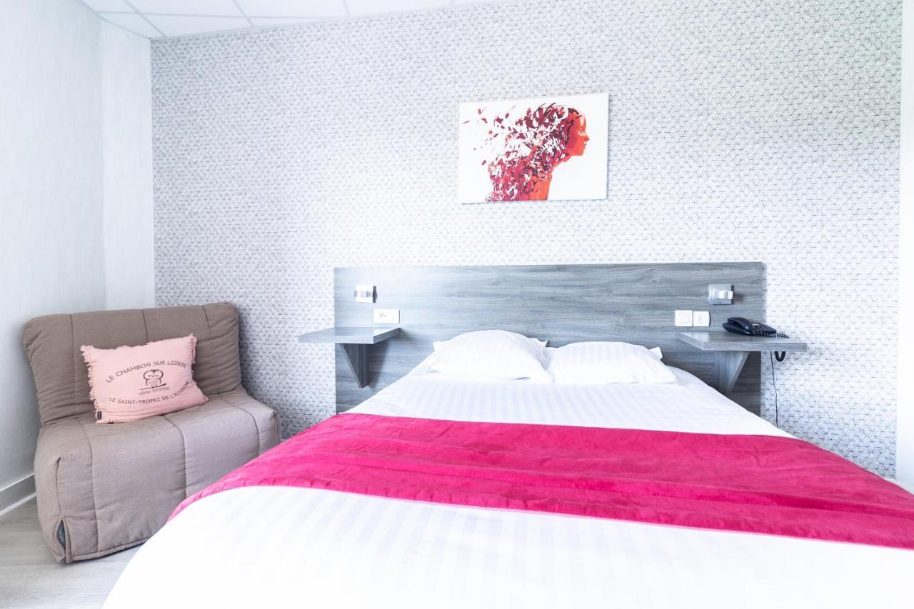 Hotel De La 3*