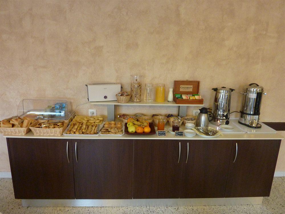 De La Hotel 3*